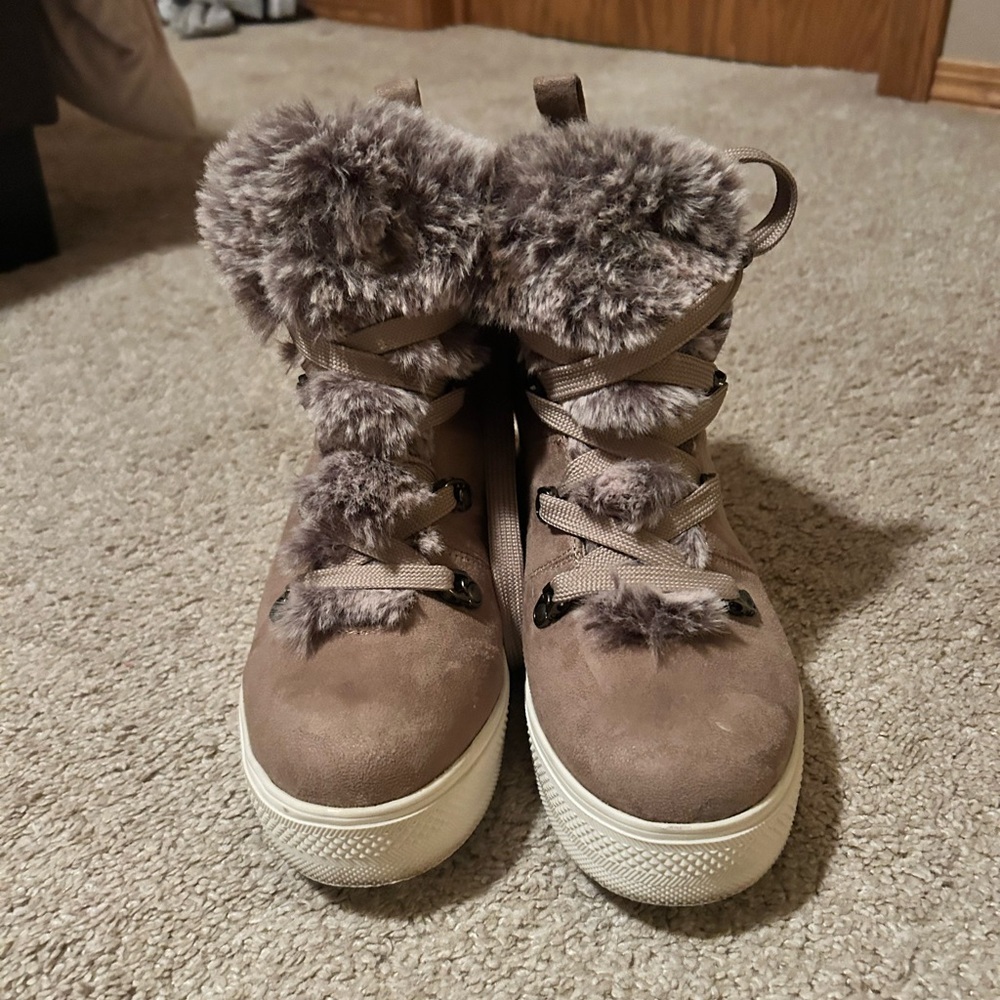 J/Slides Whitney Taupe Suede Faux Fur Wedge Boot Size 11 - Picture 6 of 10